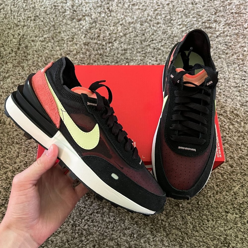 Nike Waffle One DC2533-002 Women's 6 Shoes